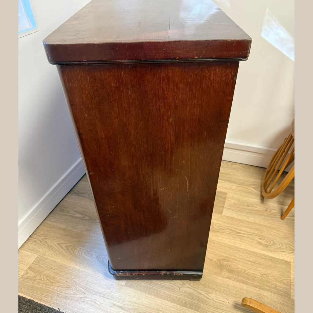 Victorian Mahogany chest of drawers