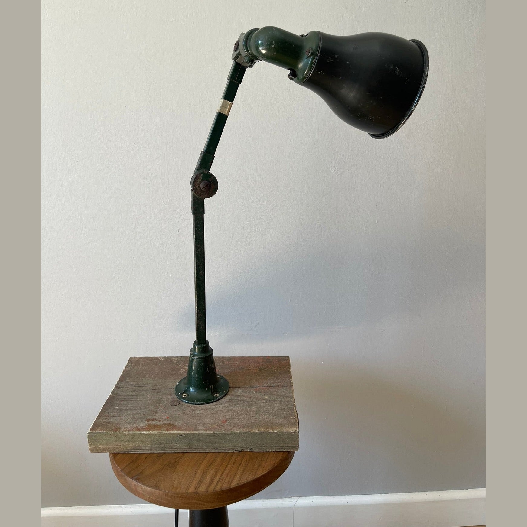 Vintage Invisaflex machinists lamp