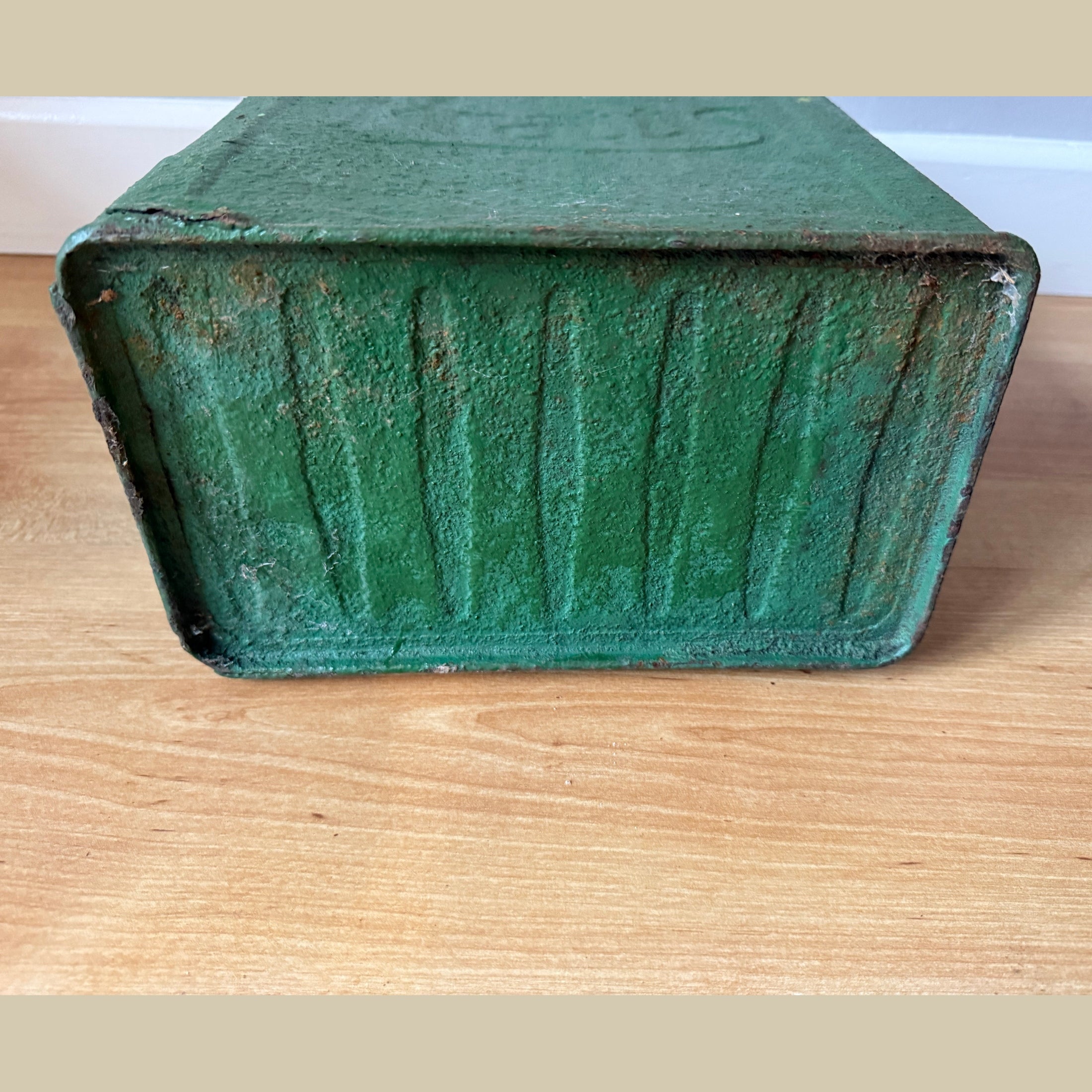 Vintage Pratts 1930s fuel can