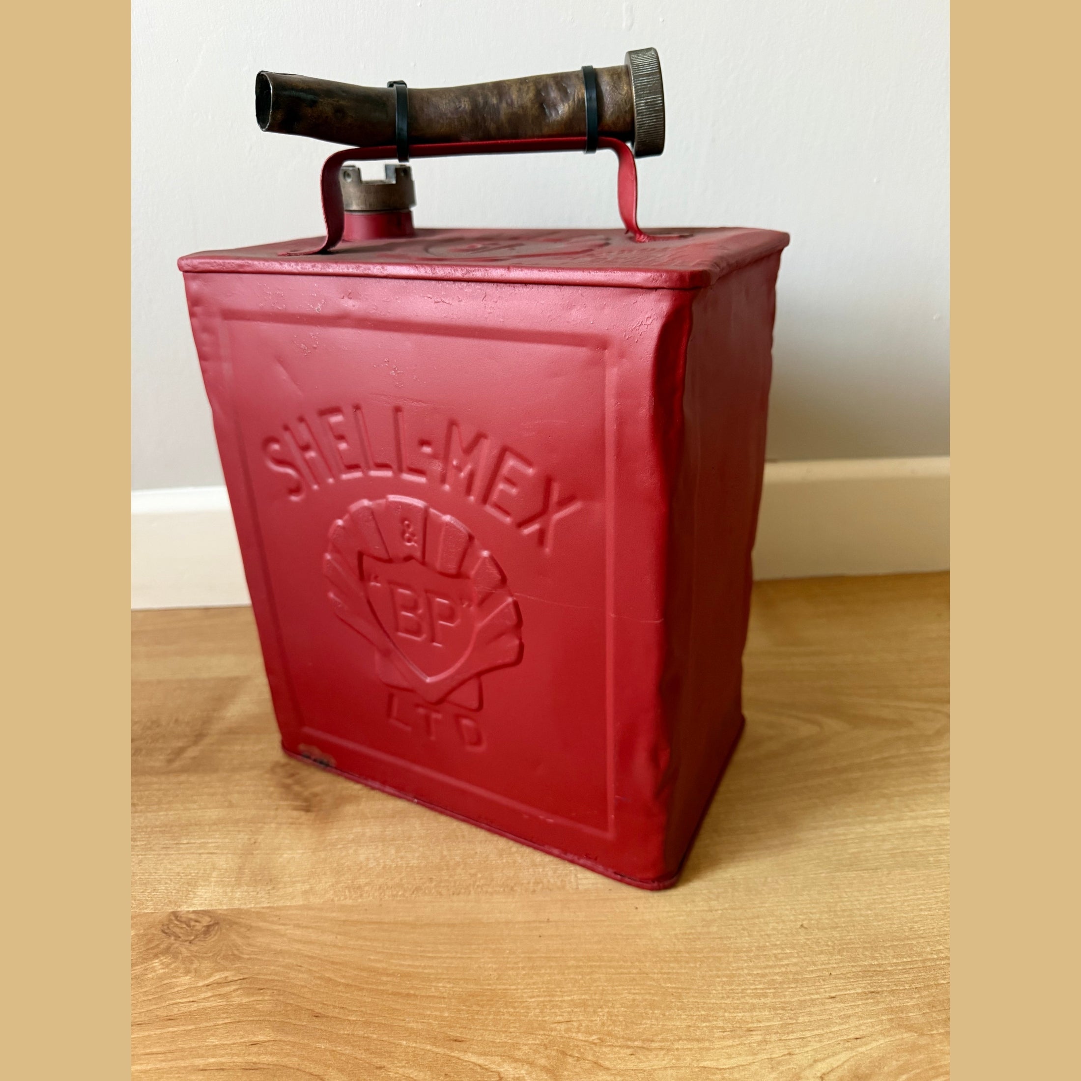 Vintage Shell MEX and BP fuel can 1939