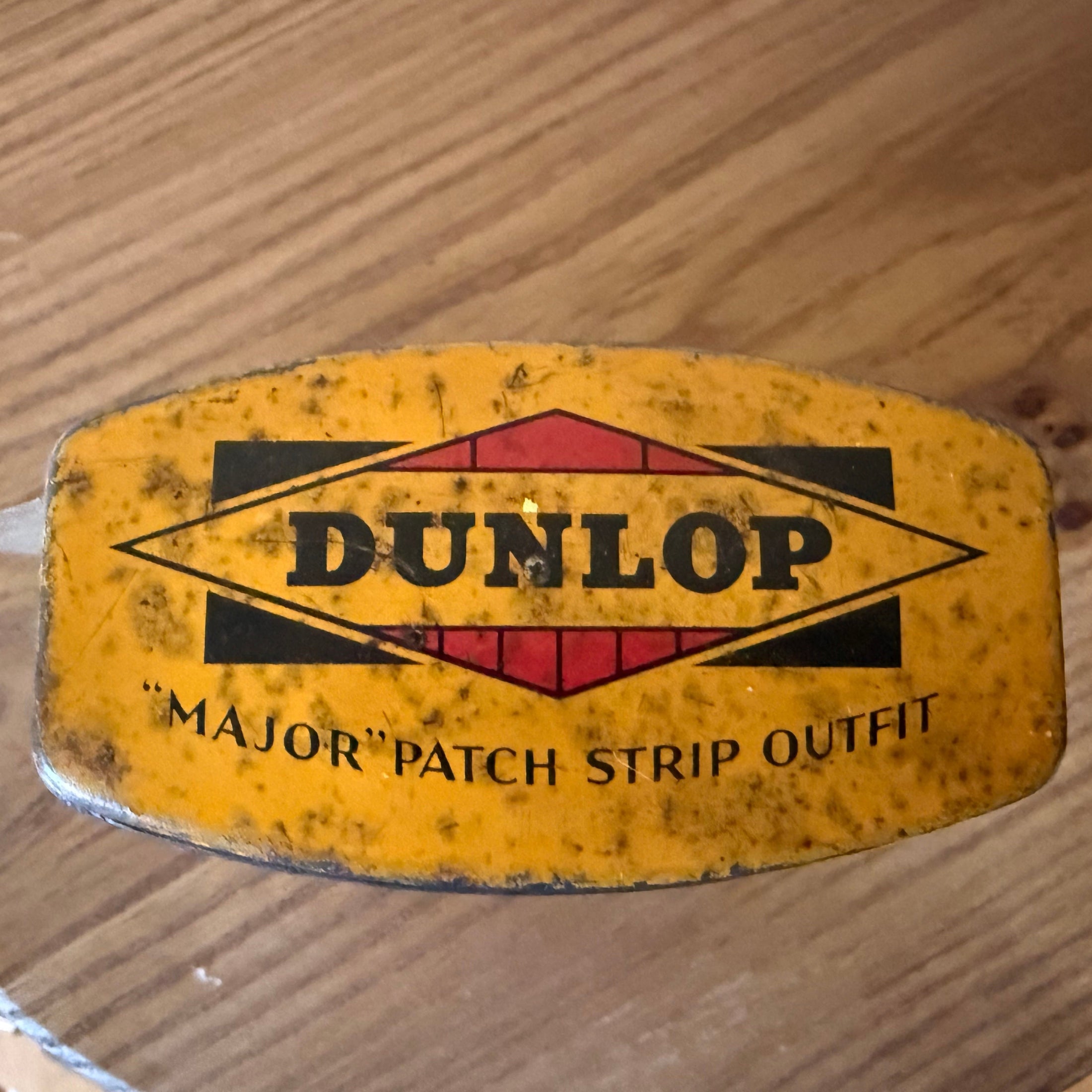 Vintage Dunlop tin, Major patch strip