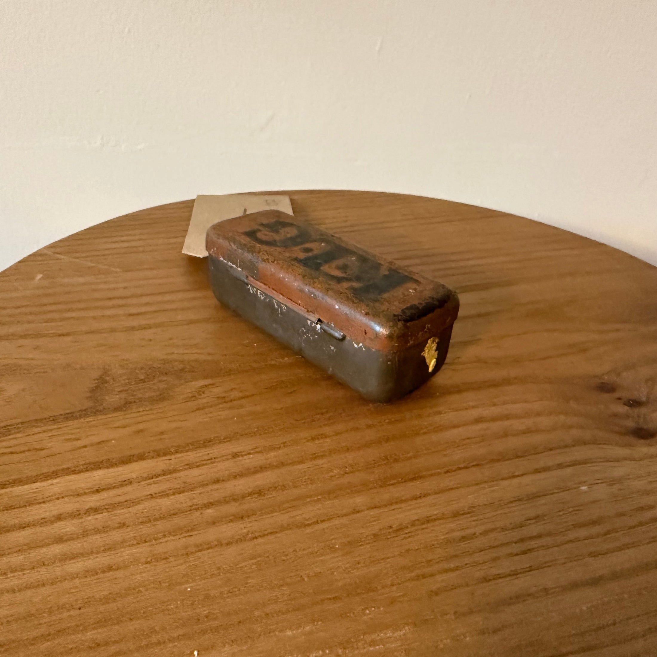 Vintage KLG spark plugs, tin