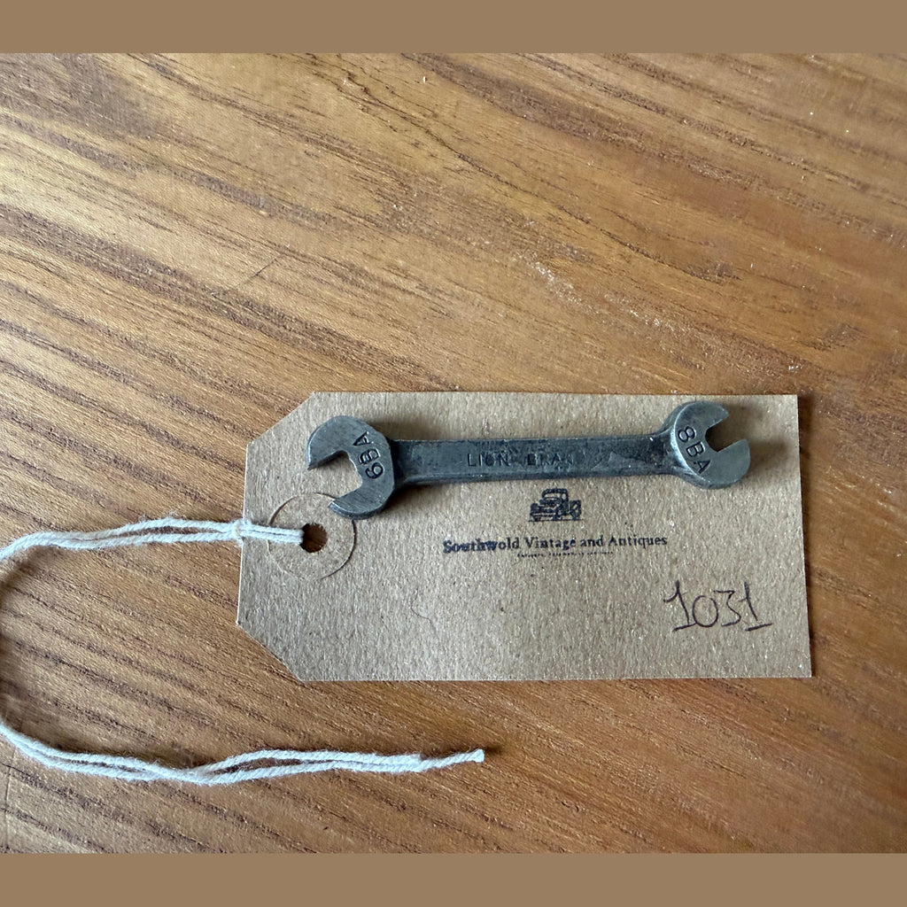 Vintage/Antiques Lion Brand BA spanner