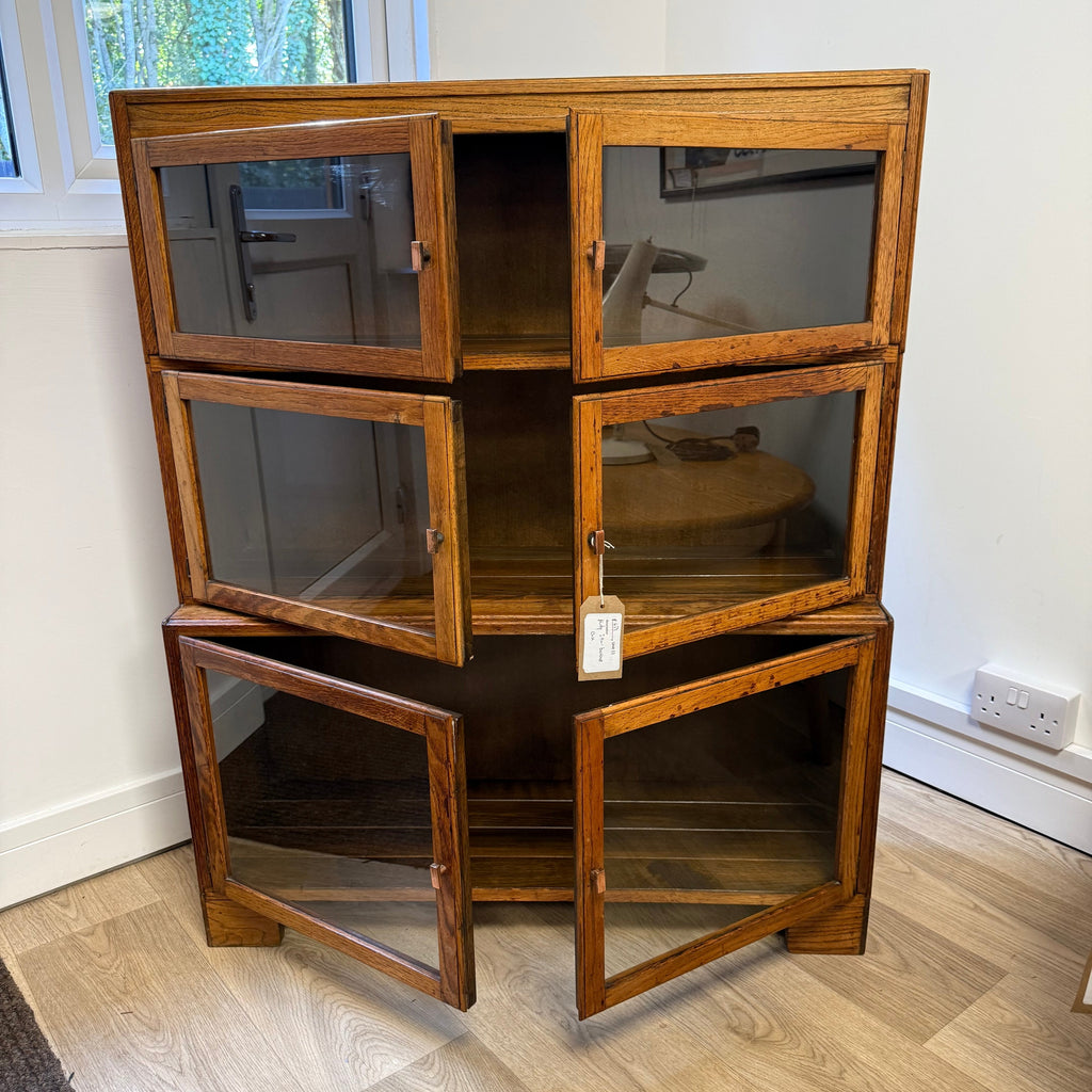 Vintage Minty 3 Tier oak bookcase.