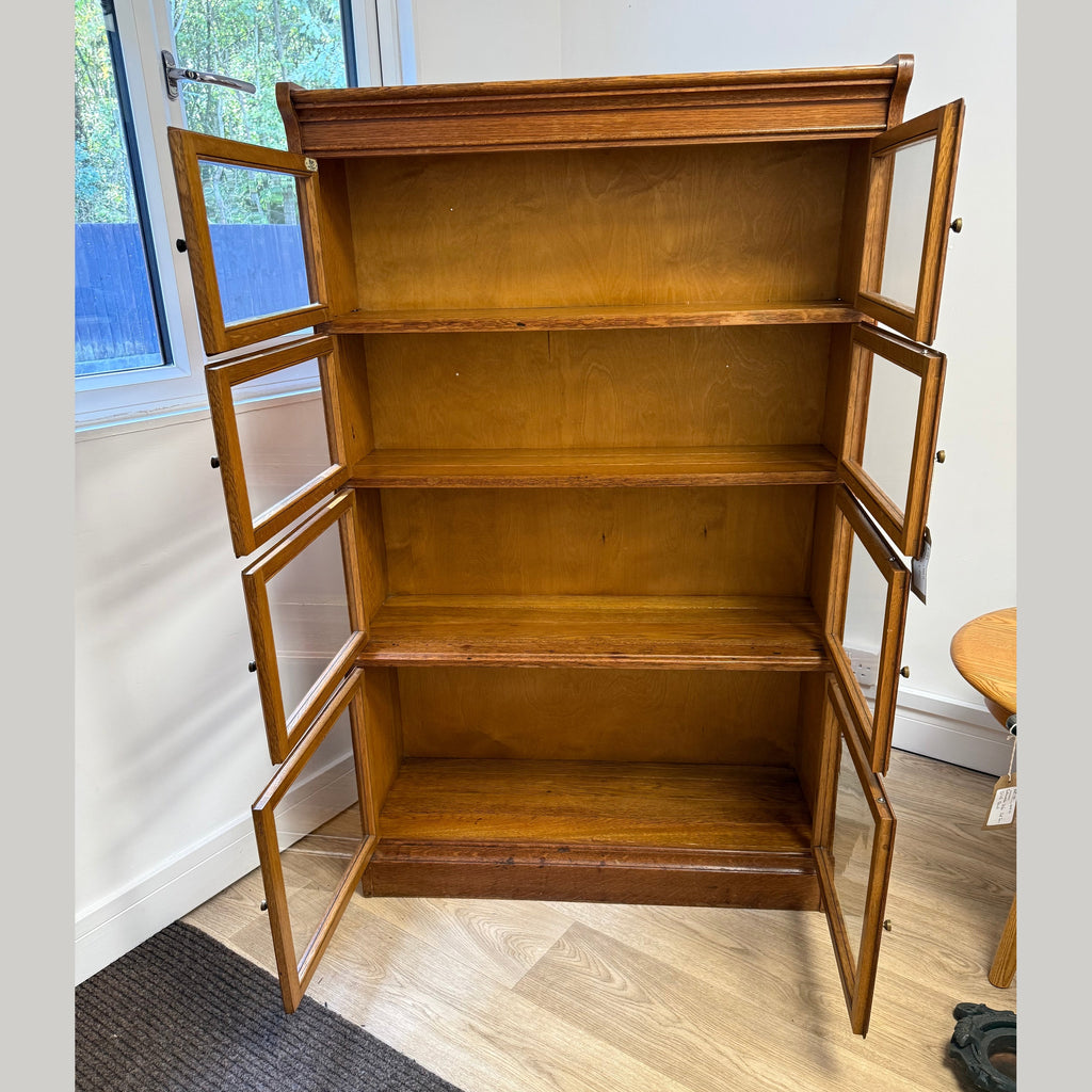 Vintage Minty 4 Tier oak bookcase.
